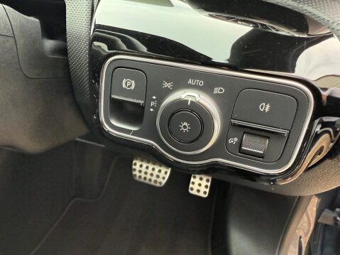 Mercedes-Benz A Class 1.3 A180 AMG Line Night Edition (Premium Plus) 7G-DCT Euro 6 (s/s) 5dr 59