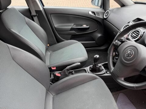 Vauxhall Corsa 1.4i 16v Design 5dr (a/c) 61