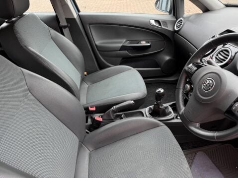 Vauxhall Corsa 1.4i 16v Design 5dr (a/c) 62