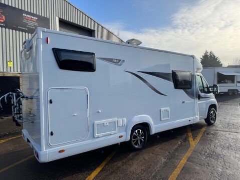 Elddis Autoquest BLUEHDI 335 L3 TLL 5