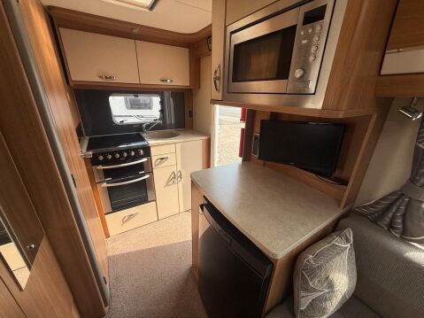 Swift Ducato 33 MULTIJET 8
