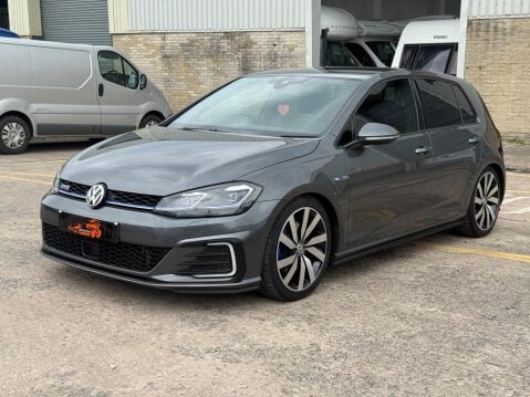 Volkswagen Golf 1.4 TSI 8.7kWh GTE Advance DSG Euro 6 (s/s) 5dr 3