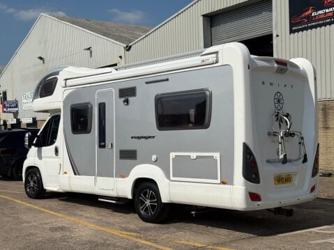 Swift Voyager 40 MAXI C/C MJ 130 3