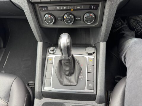 Volkswagen Amarok 3.0 TDI V6 Dark Label Auto 4Motion Euro 6 (s/s) 4dr 18