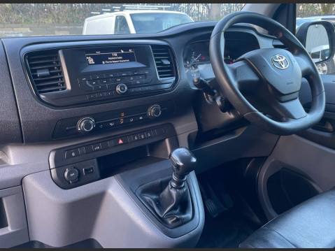 Toyota Proace 1.6D Comfort Medium Panel Van MWB Euro 6 (s/s) 6dr 39