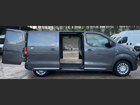 Toyota Proace 1.6D Comfort Medium Panel Van MWB Euro 6 (s/s) 6dr 8