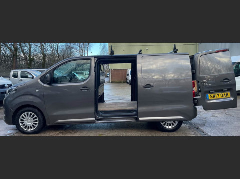 Toyota Proace 1.6D Comfort Medium Panel Van MWB Euro 6 (s/s) 6dr 17