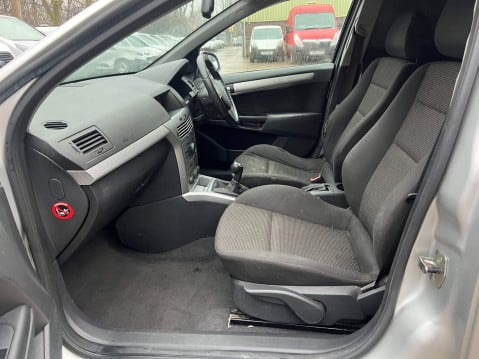 Vauxhall Astra 1.7 CDTi 16v Sportive Panel Van FWD L1 H1 3dr 31