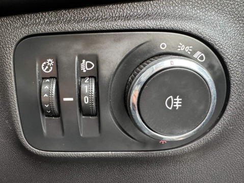Vauxhall Corsa 1.2 16v FWD L1 H1 3dr 31