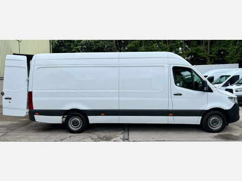 Mercedes-Benz Sprinter 2.0 315 CDI Progressive RWD L3 H2 Euro 6 (s/s) 5dr 7