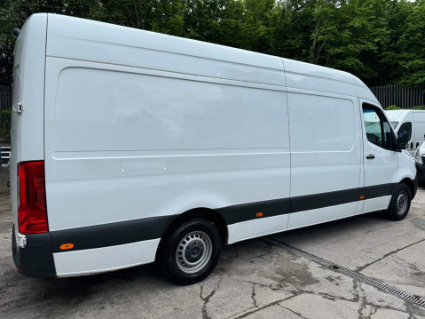 Mercedes-Benz Sprinter 2.0 315 CDI Progressive RWD L3 H2 Euro 6 (s/s) 5dr 9