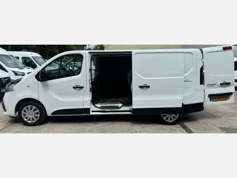 Renault Trafic 1.6 dCi ENERGY 29 Business+ LWB Standard Roof Euro 6 (s/s) 5dr 24