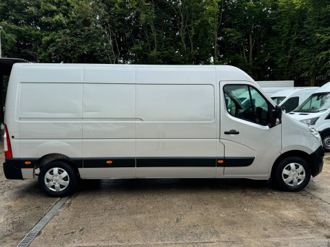 Renault Master 2.3 dCi 35 Business+ FWD LWB Medium Roof Euro 5 5dr 8