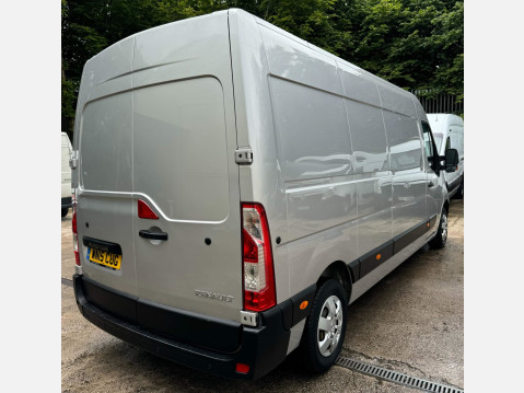 Renault Master 2.3 dCi 35 Business+ FWD LWB Medium Roof Euro 5 5dr 11