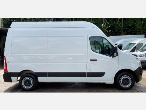 Nissan NV400 2.3 dCi 35 SE FWD L2 H3 Euro 6 5dr 7