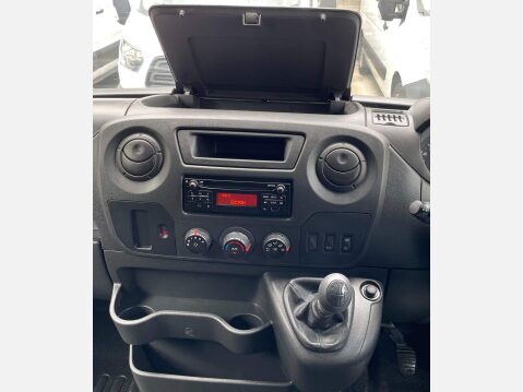Nissan NV400 2.3 dCi 35 SE FWD L2 H3 Euro 6 5dr 31
