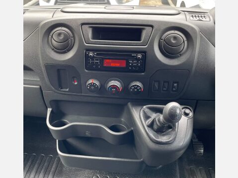 Nissan NV400 2.3 dCi 35 SE FWD L2 H3 Euro 6 5dr 33