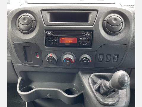 Nissan NV400 2.3 dCi 35 SE FWD L2 H3 Euro 6 5dr 34