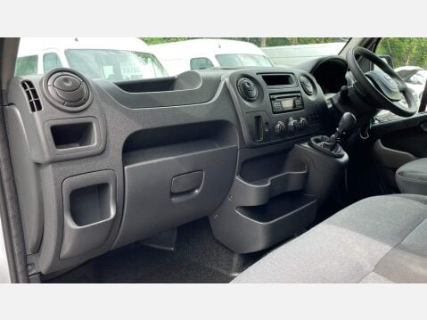 Nissan NV400 2.3 dCi 35 SE FWD L2 H3 Euro 6 5dr 42