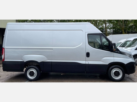 Iveco Daily 2.3D HPI 12V Business 35S 3520 HiMatic MWB High Roof Euro 6 (s/s) 5dr 7