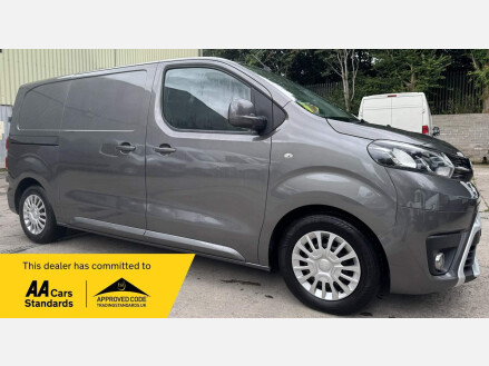 Toyota Proace 1.6D Comfort Medium Panel Van MWB Euro 6 (s/s) 6dr