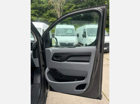 Toyota Proace 1.6D Comfort Medium Panel Van MWB Euro 6 (s/s) 6dr 26