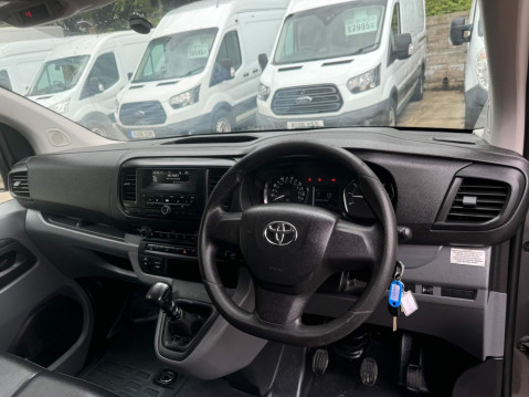 Toyota Proace 1.6D Comfort Medium Panel Van MWB Euro 6 (s/s) 6dr 27