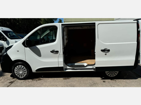 Vauxhall Vivaro 1.6 CDTi 2700 BiTurbo ecoFLEX L1 H1 Euro 5 (s/s) 5dr 21