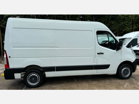 Vauxhall Movano 2.3 CDTi 3500 BiTurbo ecoFLEX FWD L2 H2 Euro 5 (s/s) 5dr 9