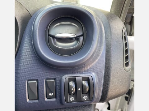 Vauxhall Vivaro 1.6 CDTi 2900 BiTurbo ecoFLEX L1 H1 Euro 5 (s/s) 5dr 26