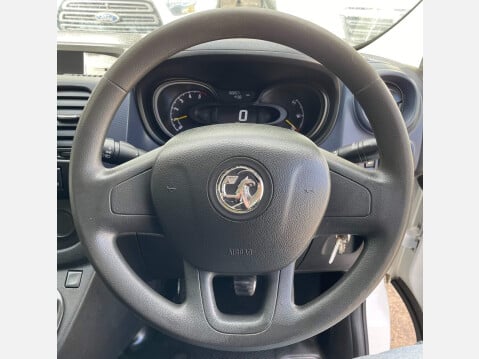 Vauxhall Vivaro 1.6 CDTi 2900 BiTurbo ecoFLEX L1 H1 Euro 5 (s/s) 5dr 27