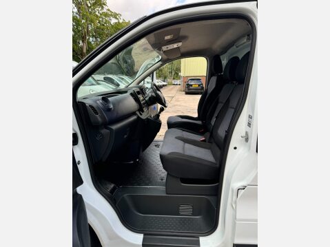 Vauxhall Vivaro 1.6 CDTi 2900 BiTurbo ecoFLEX L1 H1 Euro 5 (s/s) 5dr 32