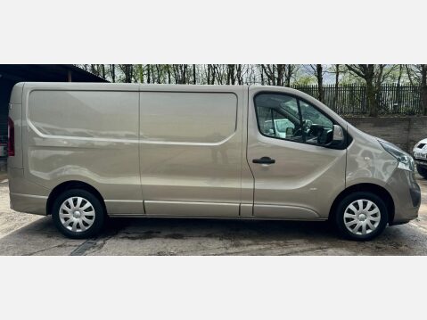 Vauxhall Vivaro 1.6 CDTi 2900 BiTurbo ecoFLEX Sportive L2 H1 Euro 5 (s/s) 5dr 10