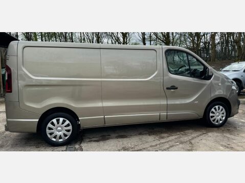 Vauxhall Vivaro 1.6 CDTi 2900 BiTurbo ecoFLEX Sportive L2 H1 Euro 5 (s/s) 5dr 12