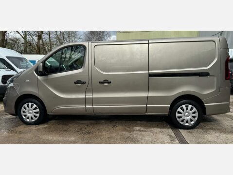 Vauxhall Vivaro 1.6 CDTi 2900 BiTurbo ecoFLEX Sportive L2 H1 Euro 5 (s/s) 5dr 21