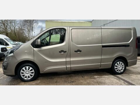 Vauxhall Vivaro 1.6 CDTi 2900 BiTurbo ecoFLEX Sportive L2 H1 Euro 5 (s/s) 5dr 22