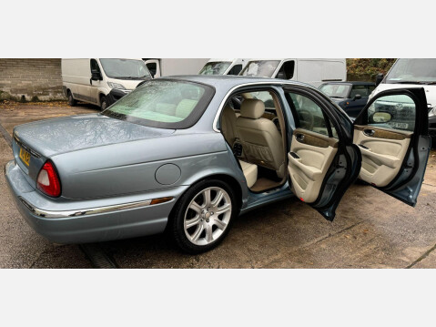 Jaguar XJ 3.0 SE 4dr 9