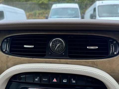 Jaguar XJ 3.0 SE 4dr 41