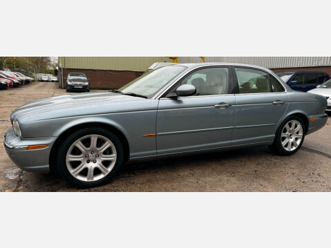Jaguar XJ 3.0 SE 4dr 23