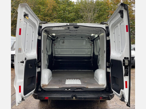 Vauxhall Vivaro 1.6 CDTi 2900 BiTurbo ecoFLEX L1 H1 Euro 5 (s/s) 5dr 3