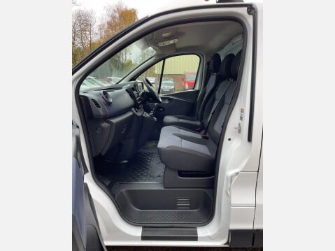 Vauxhall Vivaro 1.6 CDTi 2900 BiTurbo ecoFLEX L1 H1 Euro 5 (s/s) 5dr 46