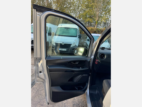 Mercedes-Benz Vito 1.7 110 CDI Pure FWD L2 Euro 6 (s/s) 5dr 33