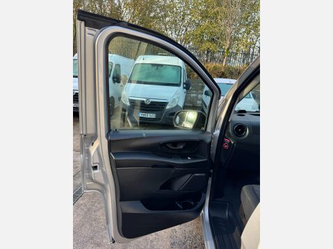 Mercedes-Benz Vito 1.7 110 CDI Pure FWD L2 Euro 6 (s/s) 5dr 33