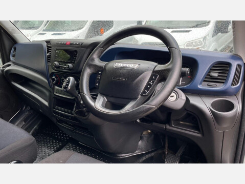 Iveco Daily 2.3D HPI 14V Business 35S 3520 HiMatic MWB High Roof Euro 6 (s/s) 5dr 28
