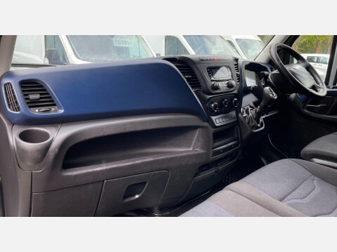 Iveco Daily 2.3D HPI 14V Business 35S 3520 HiMatic MWB High Roof Euro 6 (s/s) 5dr 40