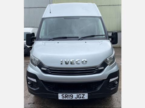 Iveco Daily 2.3D HPI 14V Business 35S 3520 HiMatic MWB High Roof Euro 6 (s/s) 5dr 23