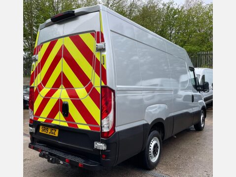 Iveco Daily 2.3D HPI 14V Business 35S 3520 HiMatic MWB High Roof Euro 6 (s/s) 5dr 10