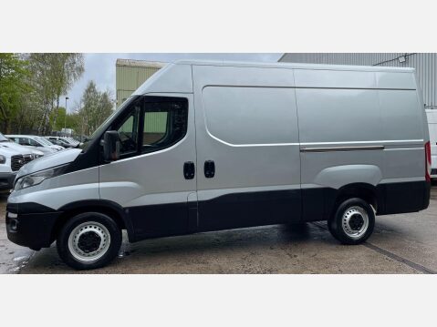 Iveco Daily 2.3D HPI 14V Business 35S 3520 HiMatic MWB High Roof Euro 6 (s/s) 5dr 20