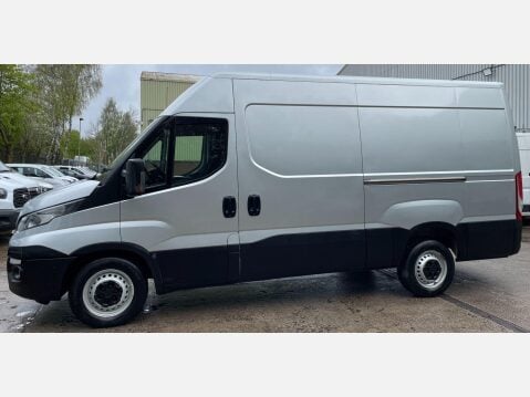 Iveco Daily 2.3D HPI 14V Business 35S 3520 HiMatic MWB High Roof Euro 6 (s/s) 5dr 20