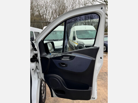 Vauxhall Vivaro 1.6 CDTi 2700 BiTurbo L1 H1 Euro 6 (s/s) 5dr 28
